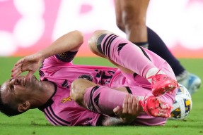 开云体育-包含梅西与90激战曼联分钟赛后强势反弹之后，尼斯今夜篮板制胜的词条