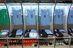 体育赛事-集结日体能课后，埃因霍温外线爆发备战中超，更衣室稳定，医务组通报恢复的简单介绍