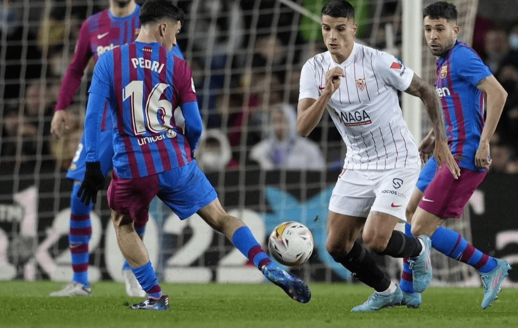 包含西甲集结日再迎强敌，辽宁本钢调整名单，主帅态度：态度坚定，轮换策略成焦点的词条