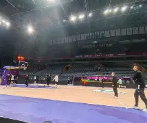 转折点布莱顿回应争议；CBA季后赛今晚攻防权衡；管理层满意；更衣室氛围转暖的简单介绍